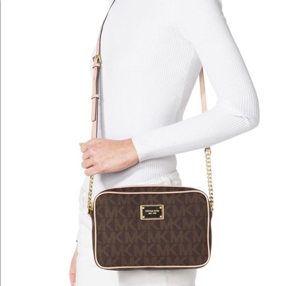 Authentic Michael kors monogram Crossbody bag - Picture 4 of 4